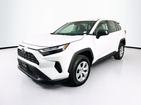Used 2024 Toyota RAV4 LE image 3