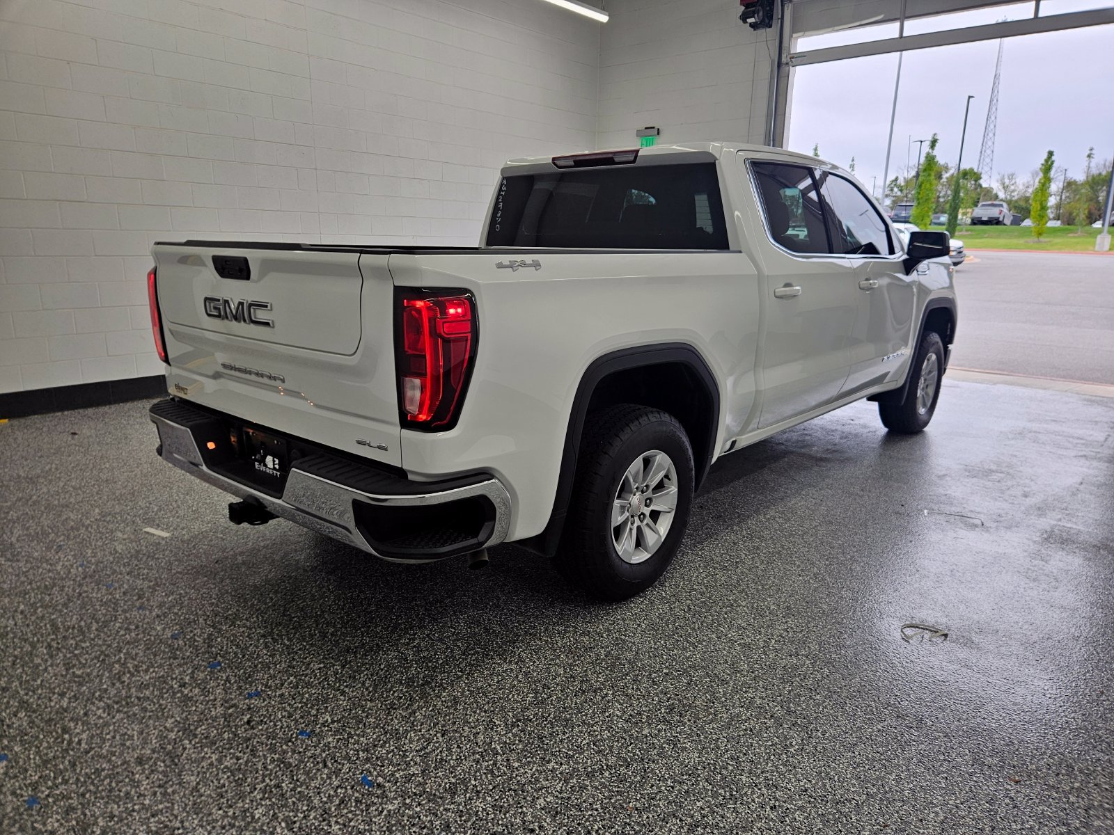 Used 2024 GMC Sierra 1500 SLE AWD/4WD image 5