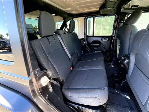 Used 2024 Jeep Wrangler Unlimited AWD/4WD image 18