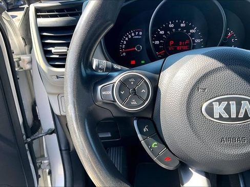 Used 2015 Kia Soul image 16