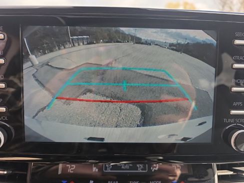 Used 2024 Toyota Sienna XLE image 30