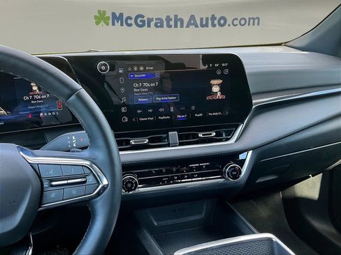 Used 2025 Chevrolet Equinox LT AWD/4WD image 12