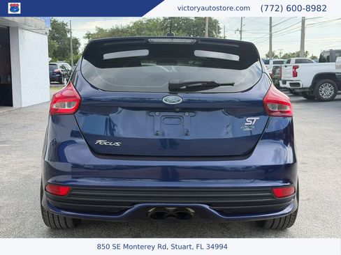 Used 2017 Ford Focus ST FWD image 3
