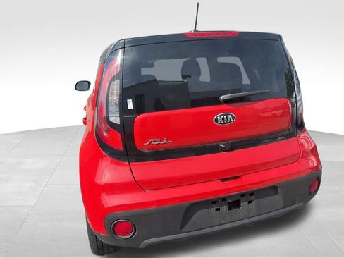 Used 2018 Kia Soul + FWD image 13