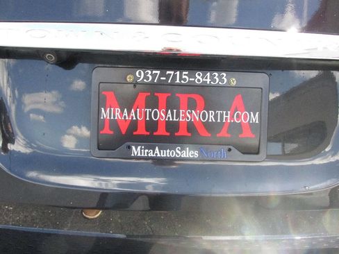 Used 2012 Chrysler Town & Country Touring-L w/ Driver Convenience Group image 43