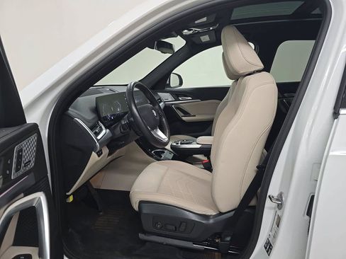 Used 2025 BMW X1 xDrive28i w/ Premium Package AWD/4WD image 4
