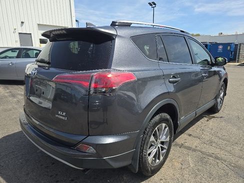 Used 2017 Toyota RAV4 XLE w/ Carpet Mat Package AWD/4WD image 8