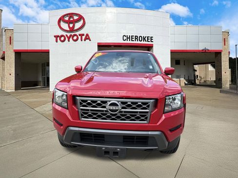 Used 2022 Nissan Frontier SV AWD/4WD image 2