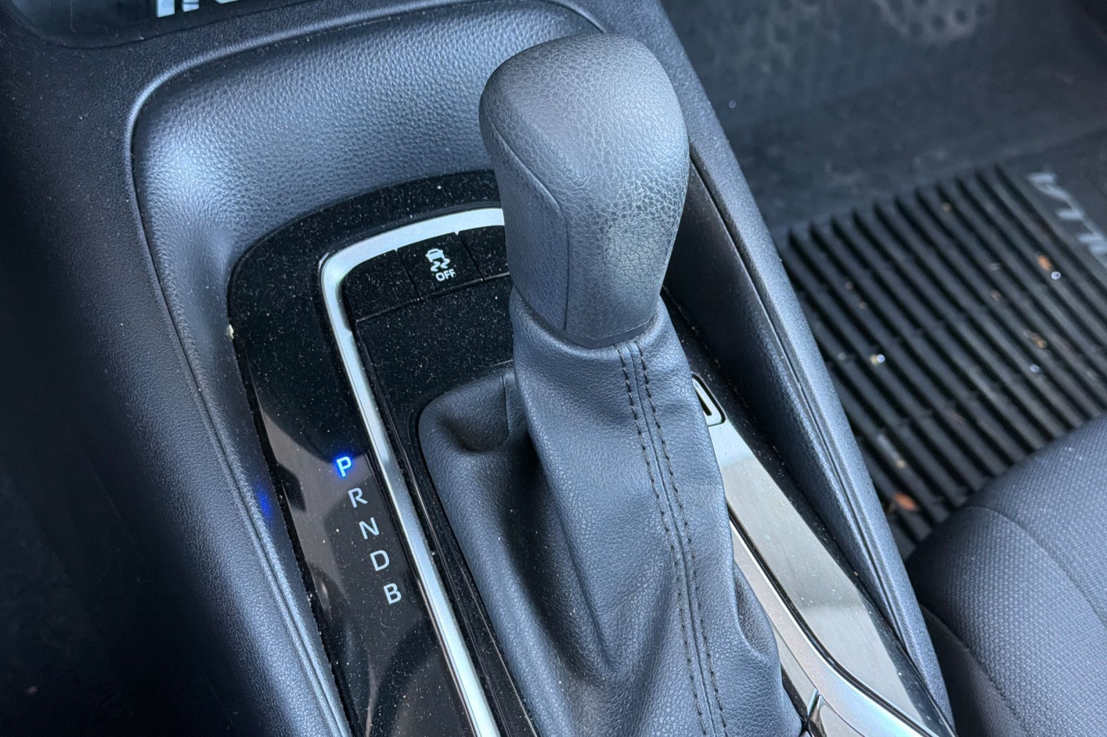 Used 2020 Toyota Corolla LE FWD image 26