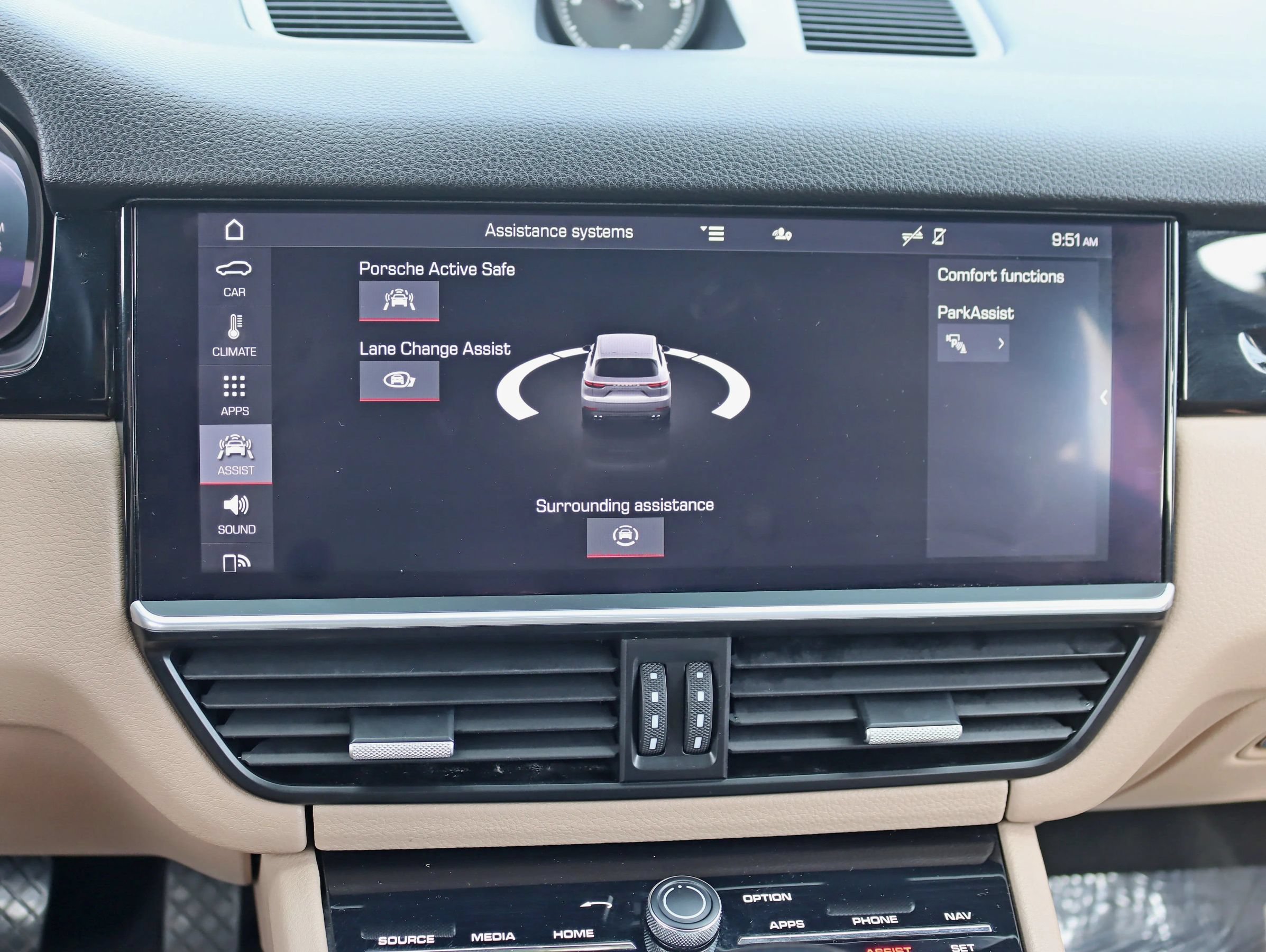 Used 2020 Porsche Cayenne AWD/4WD image 24