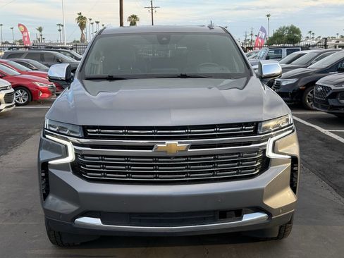Used 2021 Chevrolet Suburban Premier w/ Premium Package image 16