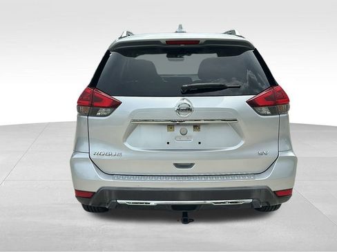 Used 2018 Nissan Rogue SV image 7