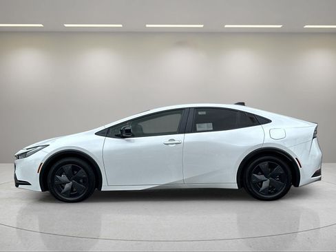 New 2026 Toyota Prius Plug-In Hybrid FWD image 2