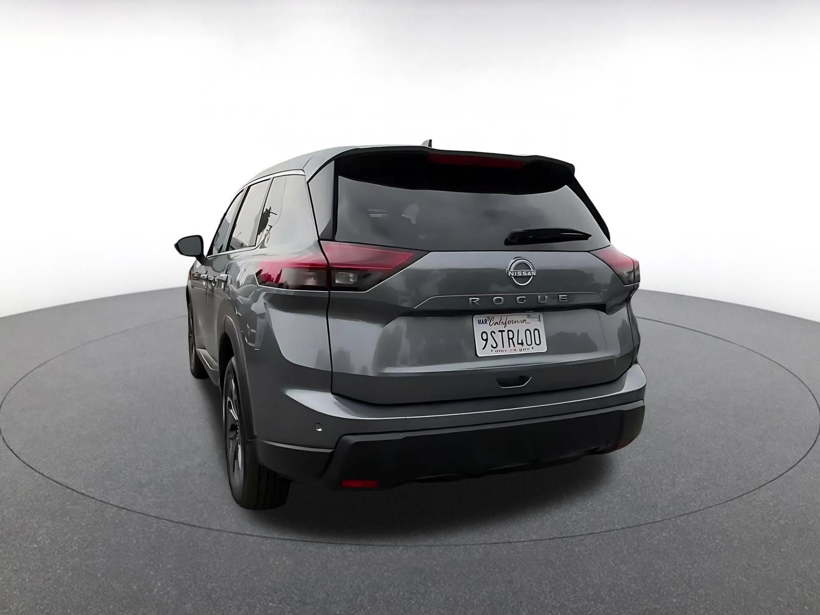 Used 2025 Nissan Rogue SV FWD image 10