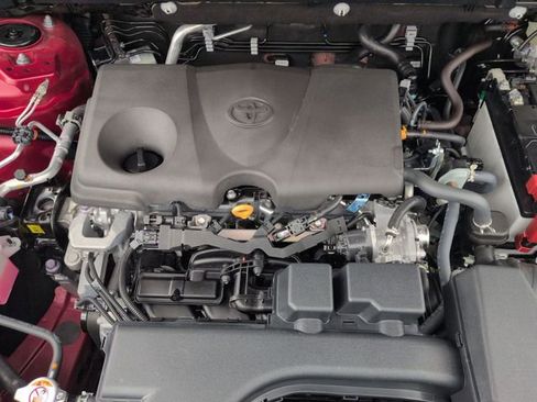 Certified 2025 Toyota RAV4 LE image 31