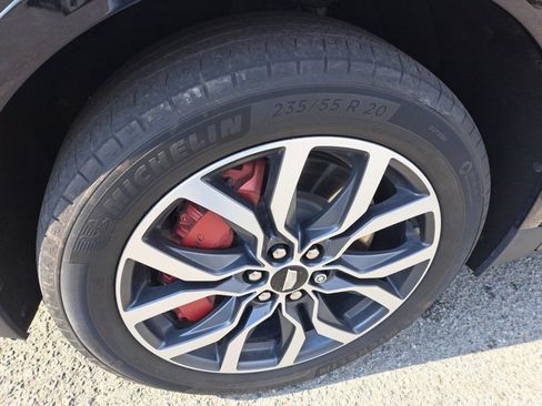 Certified 2022 Cadillac XT5 Sportv w/ LPO, ONYX Package image 20