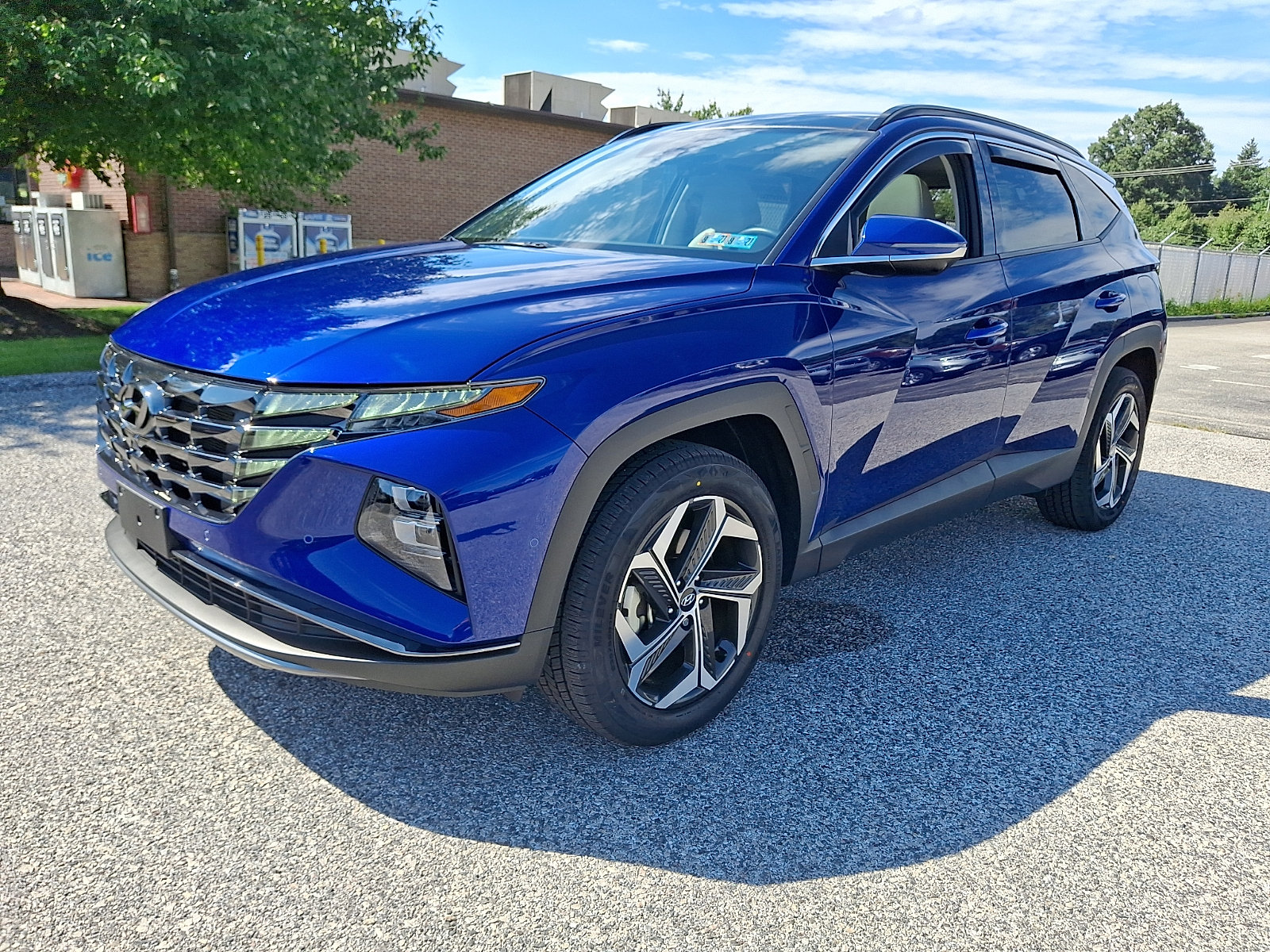 Certified 2024 Hyundai Tucson Limited AWD/4WD image 3