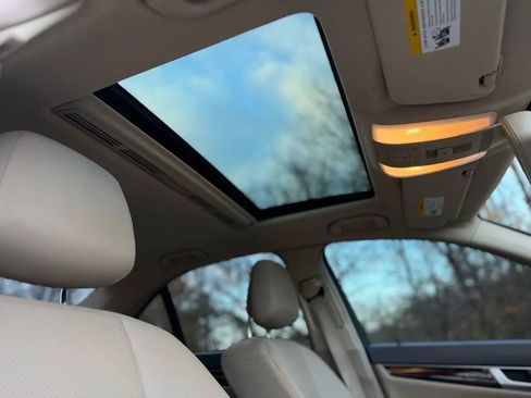 Used 2012 Mercedes-Benz C 250 Sedan w/ Comand Single Disc Pkg image 50