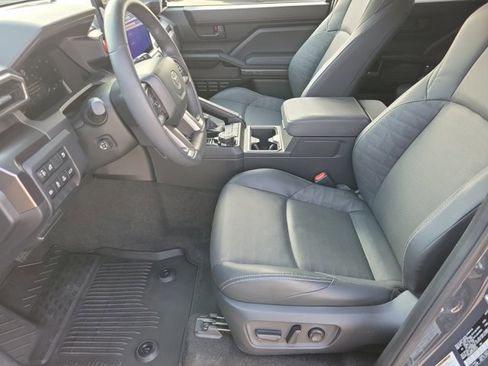 Used 2025 Toyota 4Runner TRD Off-Road Premium image 5