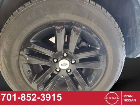 Used 2015 Ford Explorer XLT w/ Equipment Group 201B AWD/4WD image 11