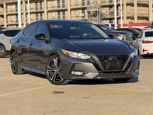 Used 2020 Nissan Sentra SR image 2