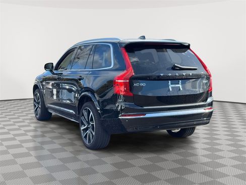 Certified 2024 Volvo XC90 B6 Ultimate w/ Protection Package Premier image 5