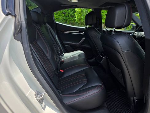 Used 2019 Maserati Ghibli S Q4 AWD/4WD image 35