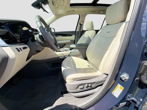 Used 2024 Cadillac XT6 Premium Luxury w/ Technology Package AWD/4WD image 24