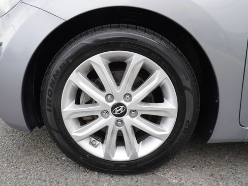 Used 2015 Hyundai Elantra SE w/ Option Group 02 FWD image 26