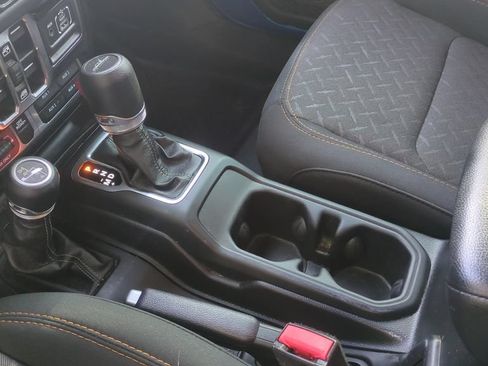 Used 2024 Jeep Gladiator Mojave w/ Safety Group AWD/4WD image 14