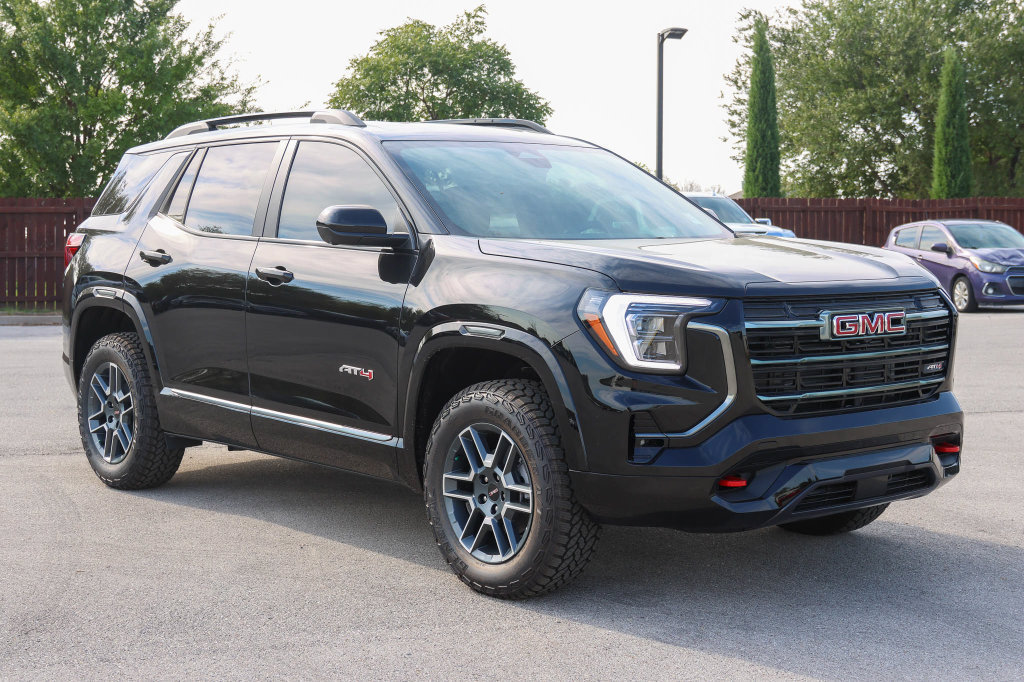 New 2027 GMC Terrain AT4 w/ Technology Package II AWD/4WD image 1