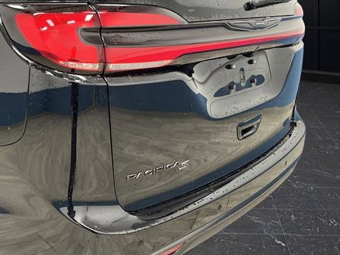 New 2026 Chrysler Pacifica Select w/ S Appearance Package image 34