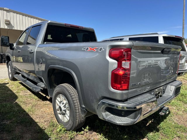 Used 2025 Chevrolet Silverado 2500 LT w/ Convenience Package AWD/4WD image 9