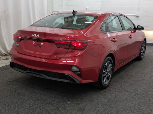 Used 2022 Kia Forte LXS image 2