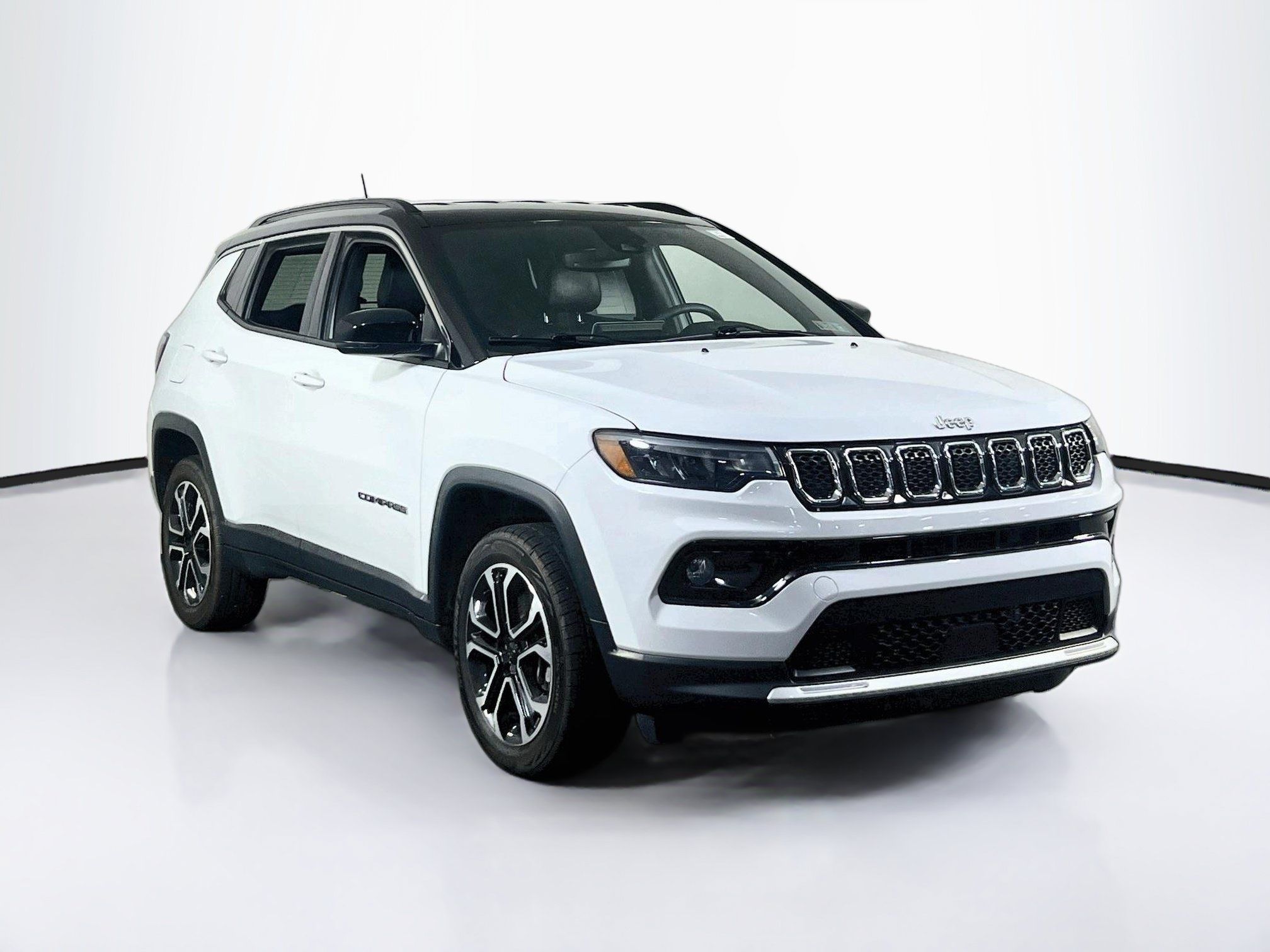 Used 2023 Jeep Compass Limited AWD/4WD image 3