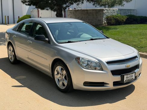 Used 2012 Chevrolet Malibu LS w/ LS Uplevel Package FWD image 3