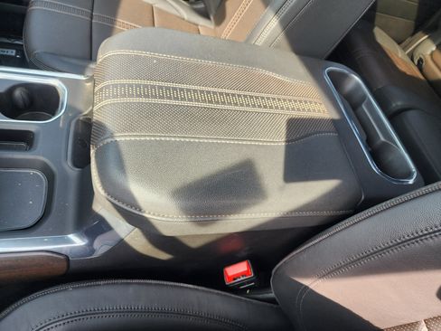 Used 2025 Chevrolet Silverado 1500 High Country w/ Technology Package image 38