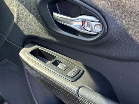 Used 2014 Jeep Cherokee Latitude w/ Cold Weather Group AWD/4WD image 59