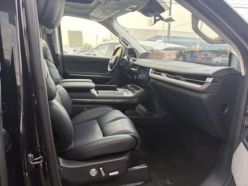 New 2027 Lincoln Navigator Reserve AWD/4WD image 8