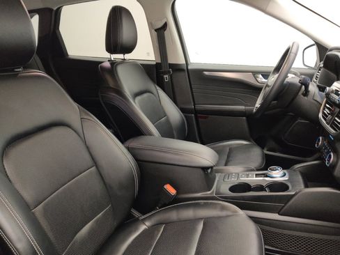 Used 2022 Ford Escape Titanium image 21