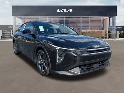 New 2025 Kia K4 LXS