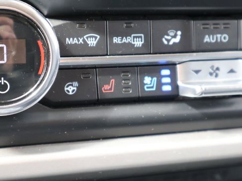 Used 2022 Ford Expedition XLT AWD/4WD image 40
