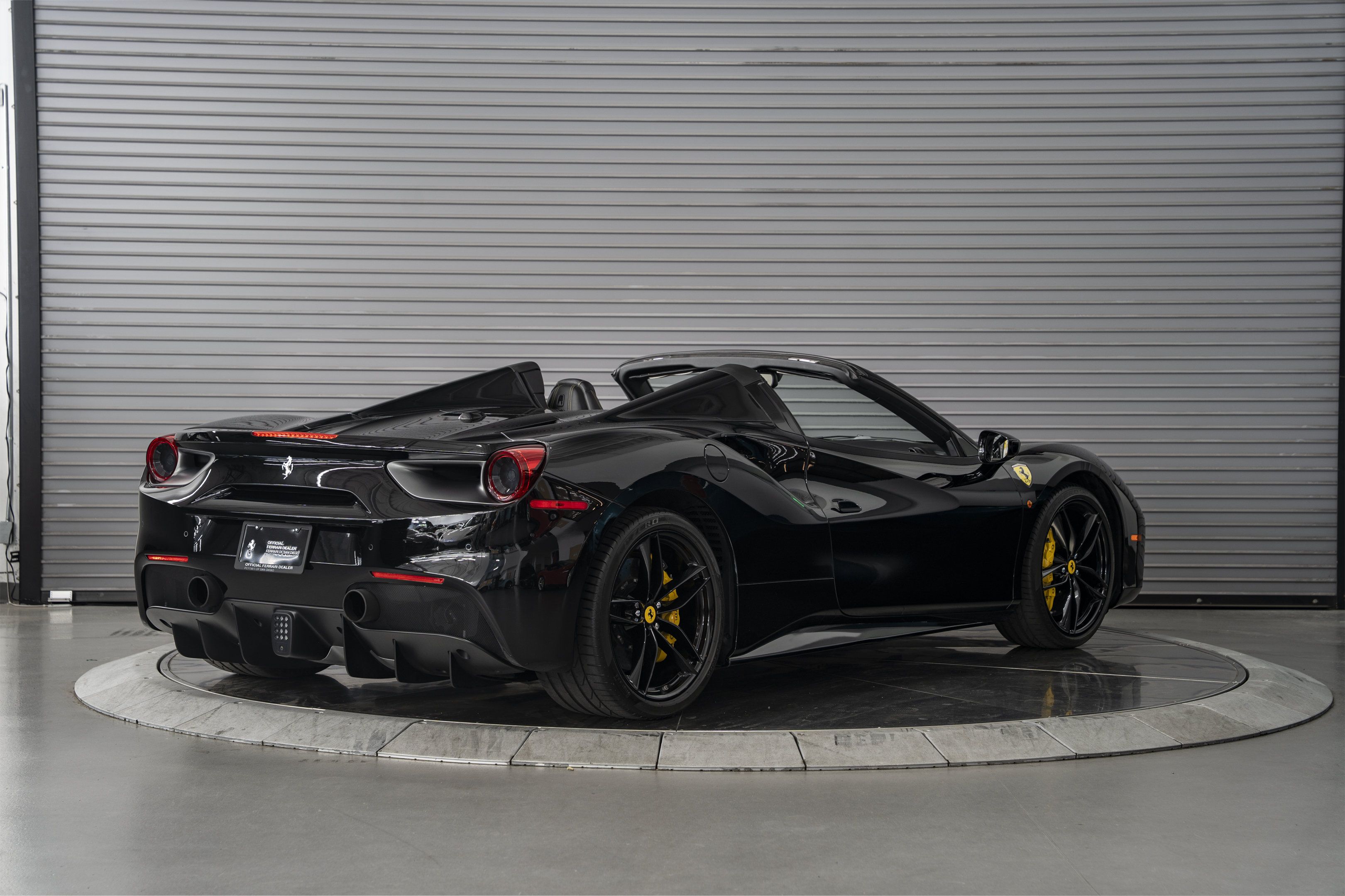 Used 2018 Ferrari 488 Spider RWD image 5