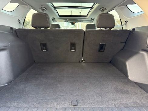 Used 2023 GMC Terrain SLE image 12