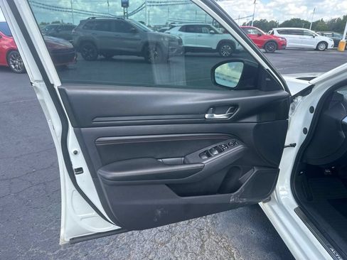 Used 2019 Nissan Altima 2.5 SR w/ SR Premium Package FWD image 10