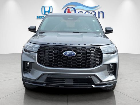 Used 2025 Ford Explorer ST-Line AWD/4WD image 8