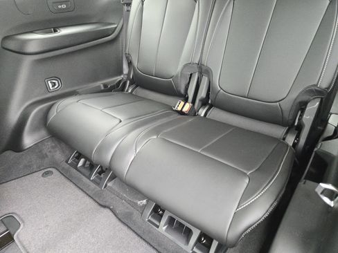 New 2026 Jeep Grand Cherokee L Limited w/ Limited Altitude Package AWD/4WD image 21