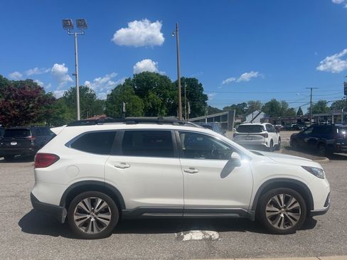 Used 2022 Subaru Ascent Limited w/ Technology Package image 3