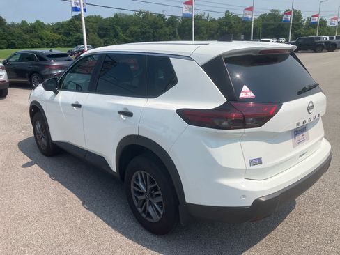 Used 2025 Nissan Rogue S FWD image 5