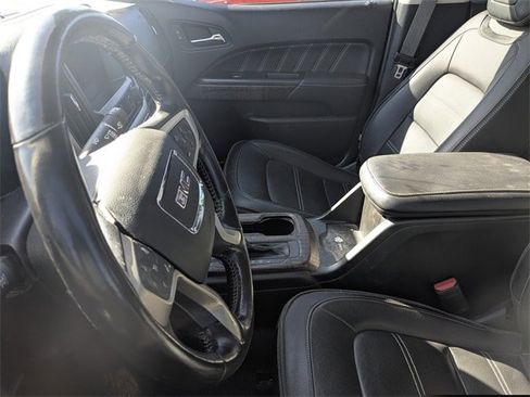 Used 2021 GMC Canyon Denali image 8